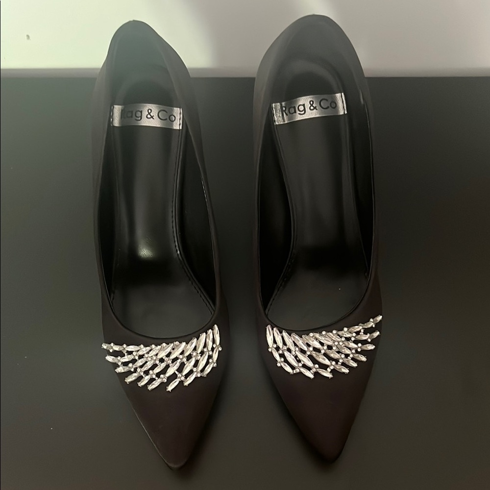 Black Sophisticated Heels with Metallic Accents